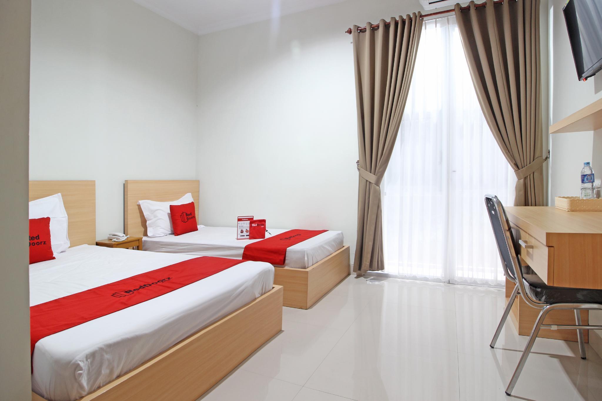 Reddoorz Near Amikom Yogyakarta Salakan Exterior photo